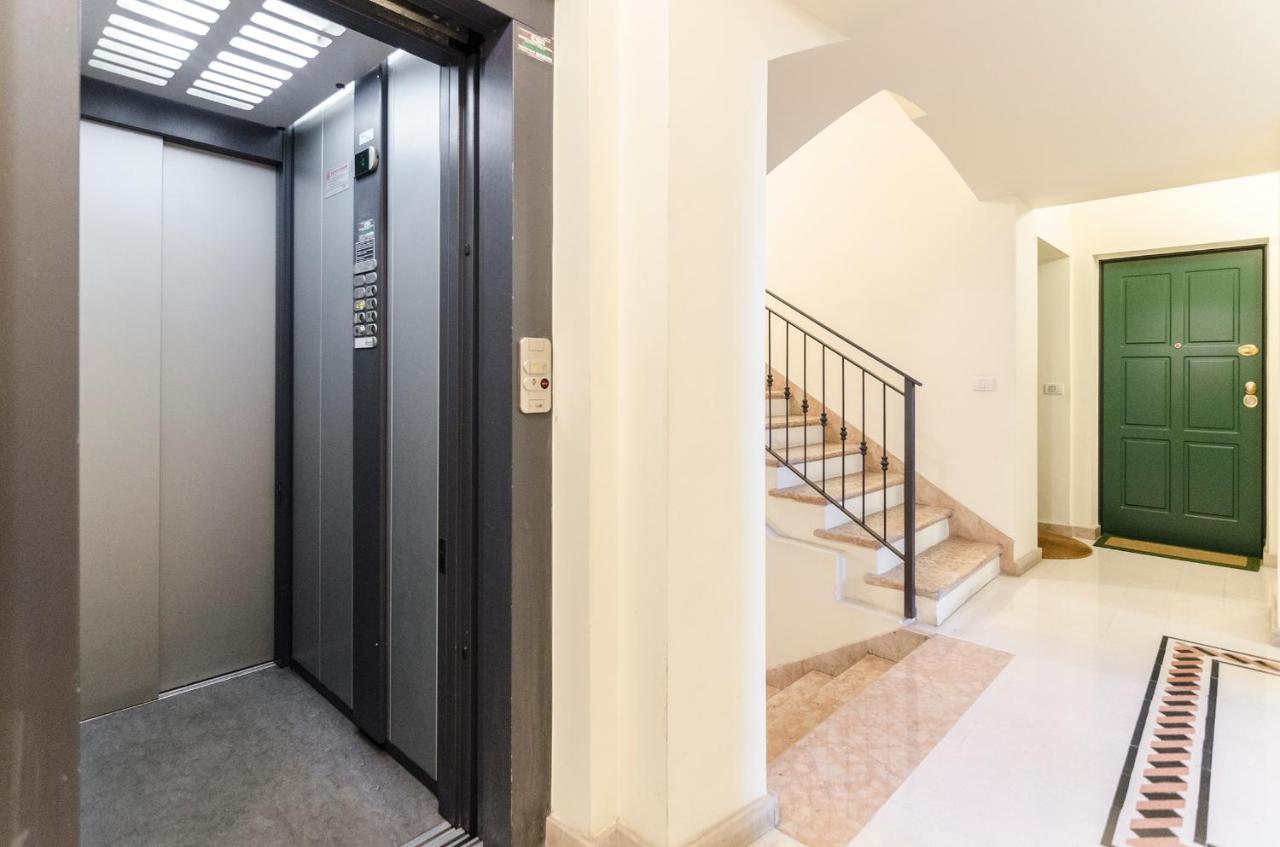 Flat 13: Elegante E Luminoso Con Terrazzo Privato Lejlighed Bologna Eksteriør billede