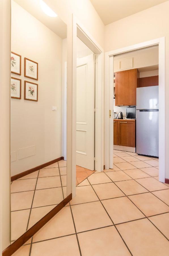 Flat 13: Elegante E Luminoso Con Terrazzo Privato Lejlighed Bologna Eksteriør billede